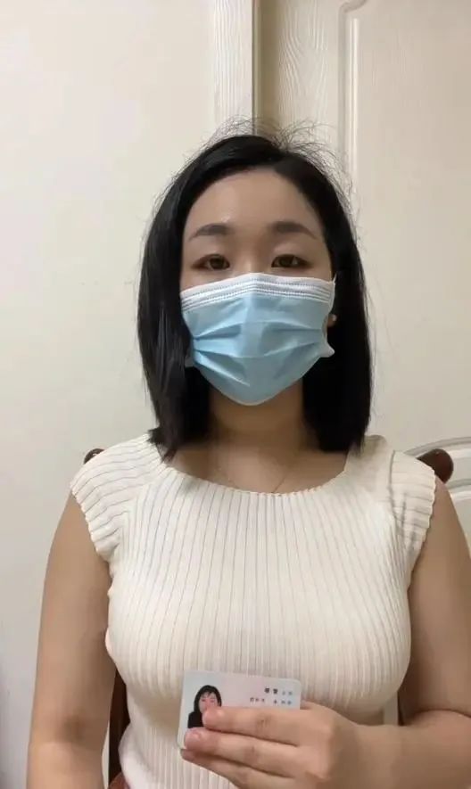 女子举报“前公婆资产近亿”,前夫已补偿其140万元,前公婆首次发声!最新调查结论→ 让世事简洁呈现 给人生解惑举例 转载自羊城晚报微信号 去年7月,女子曾某在网上实名举报自己的前公公婆婆:全屋名贵红木家具,字画收藏品无数,家庭资产近亿。今年6月,曾某再次发声,称举报一年未公布核查结果。 一桩家庭纠纷为何引发网友大量关注,背后到底有怎样的纠葛?公公婆婆首次面对媒体发声,称曾(图1) 图片