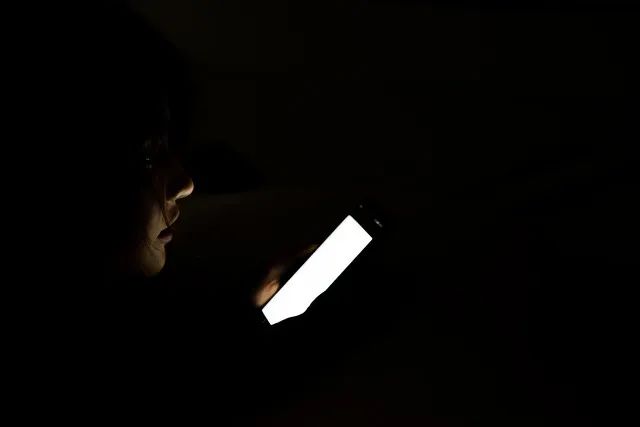 男子向“失足女”转款138万元,前妻起诉返还,二审驳回:认定是性交易关系,案涉款项系嫖资,违法线索移交公安(图1) 图片
