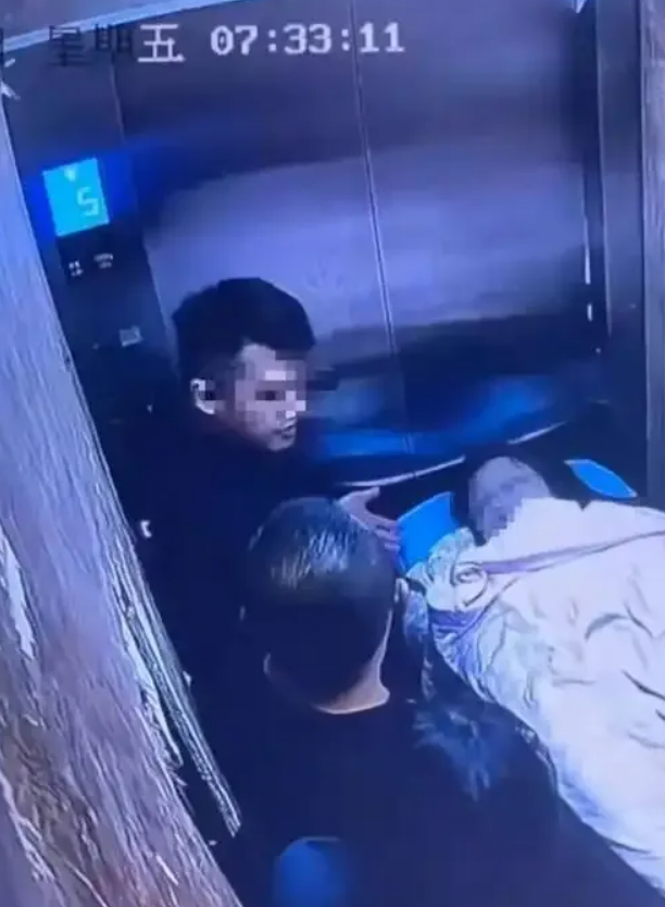 妇联回应“25岁女子疑遭家暴去世”:受害人从没有求助过;其丈夫、婆婆已被抓获,案件移交异地侦办(图1) 图片