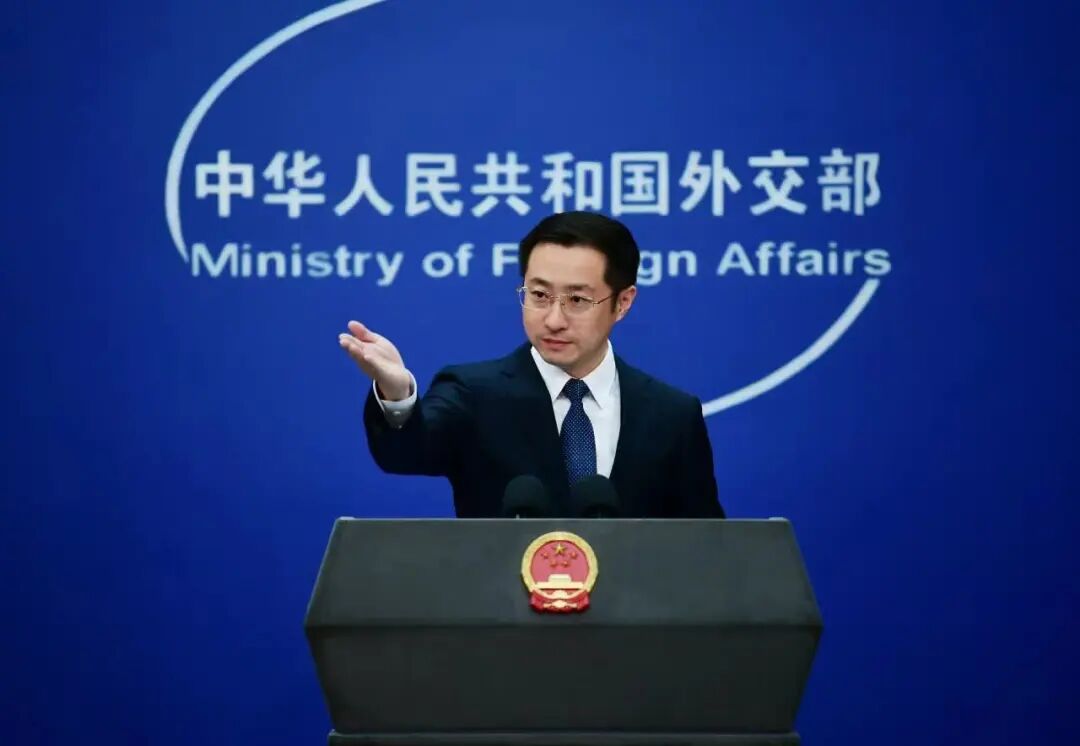 特朗普试图收回阿富汗空军基地，称“那里离中国造核导弹的地方近”，外交部回应(图1)