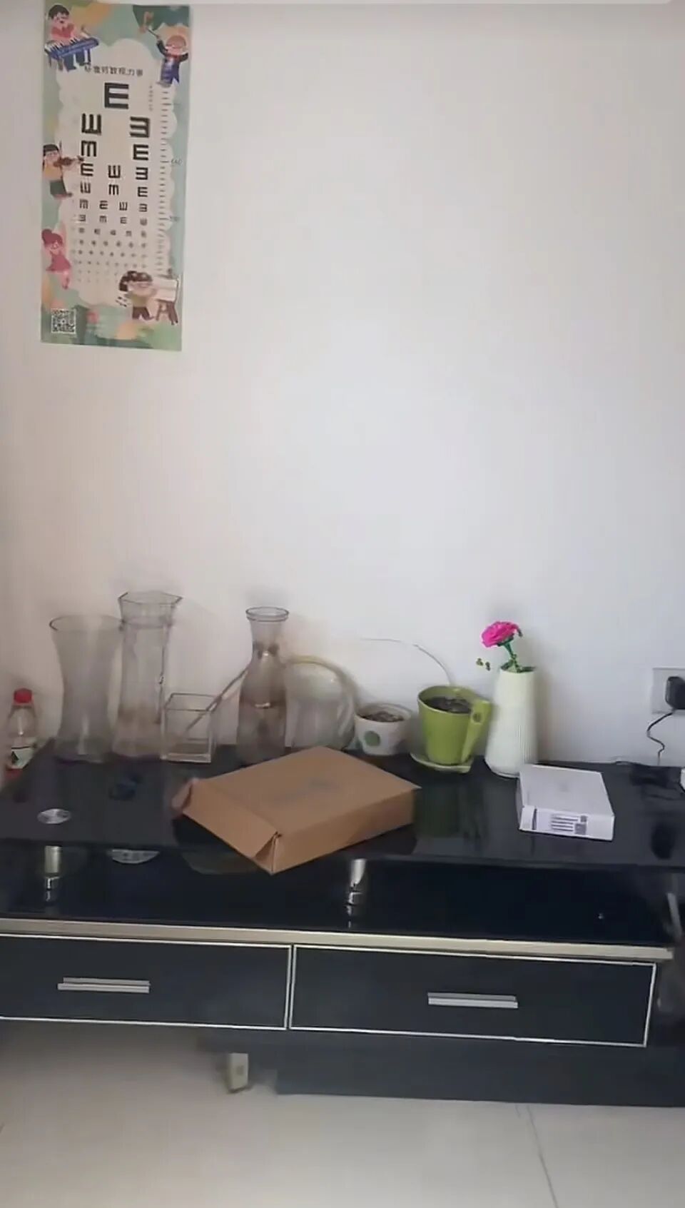 33岁男子强行摘镜生活后视力“逆袭”:戴了10多年近视眼镜,原来自己根本不是真近视(图3) 图片