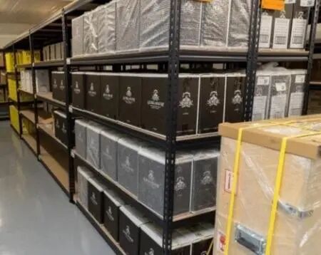 柬埔寨电诈头目陈志资产在新加坡遭冻结,约合8.2亿人民币,还有6处房产、1艘游艇、11辆豪车及多瓶名酒被查封扣押(图3) 柬埔寨电诈头目陈志资产在新加坡遭冻结,约合8.2亿人民币,还有6处房产、1艘游艇、11辆豪车及多瓶名酒被查封扣押(图3)