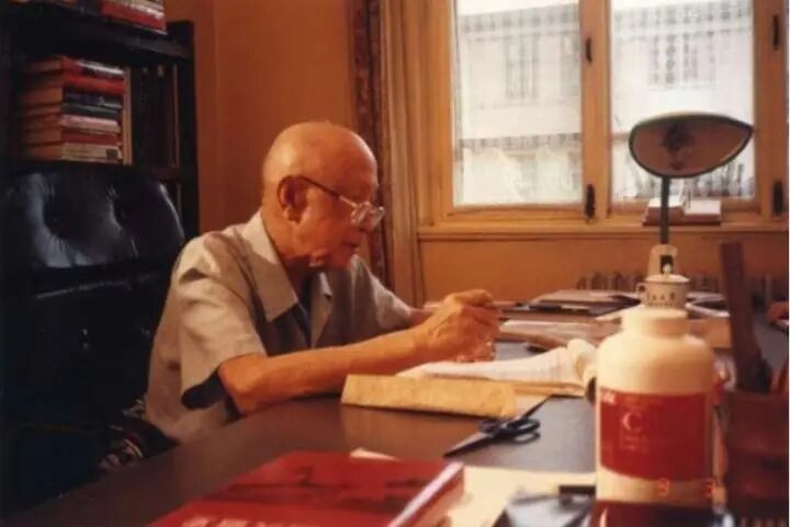 金日光:今天是钱老114周年诞辰纪念日,再次呼吁大家好好体会钱老对中医中药针灸学的定义!(图1) 1.jpg