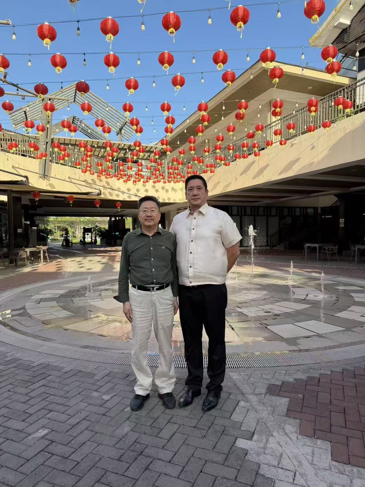 世界华人联谊会菲律宾新届会长及其他介绍(图1) 1.jpg
